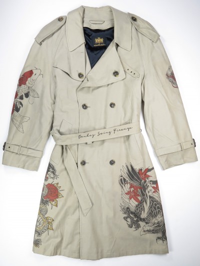Grey-beige trench coat with japanese tattoos