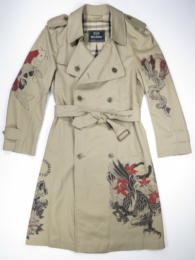 Sand trench coat with japanese tattoos