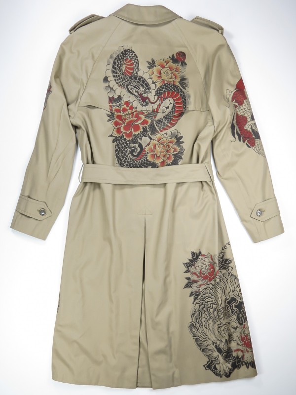 Sand trench coat with japanese tattoos