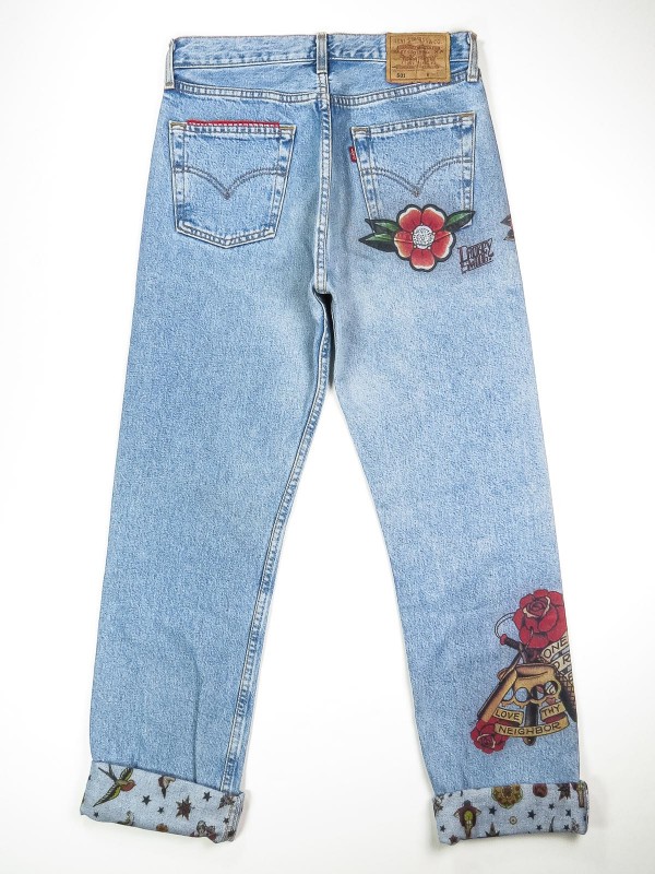 Jeans Levi's 501 con tattoo old school