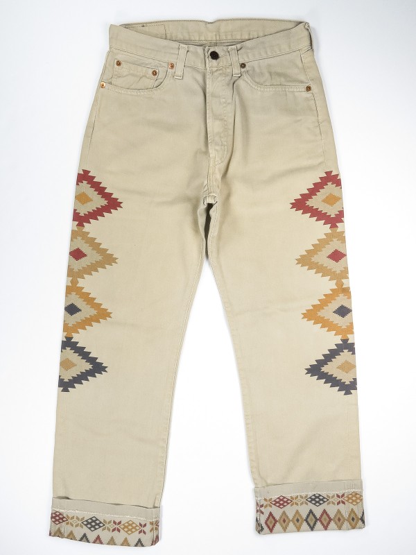 Jeans Levi's 551 con design Navajo