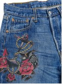 Jeans Levi's 501 con tattoo old school