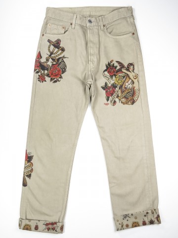 Levi's 501 beige jeans with old school tattoo