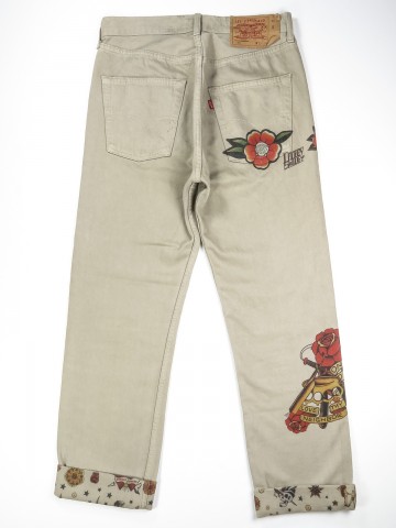 Levi's 501 beige jeans with old school tattoo