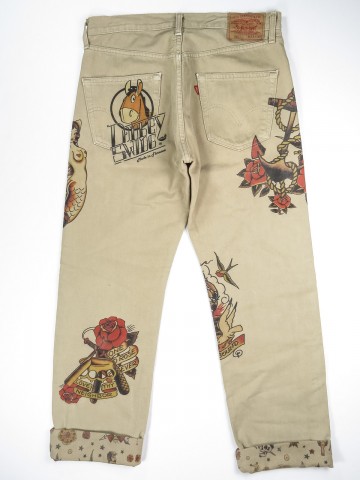 Levi's 501 beige jeans with old school tattoo